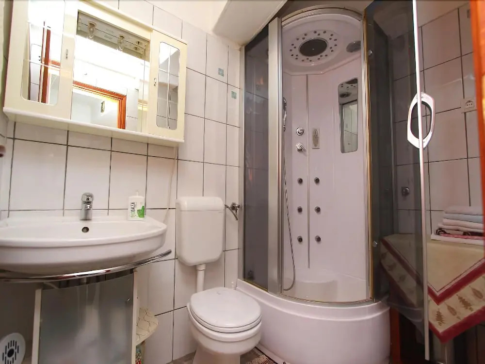 Apartment Alba-5 by Interhome