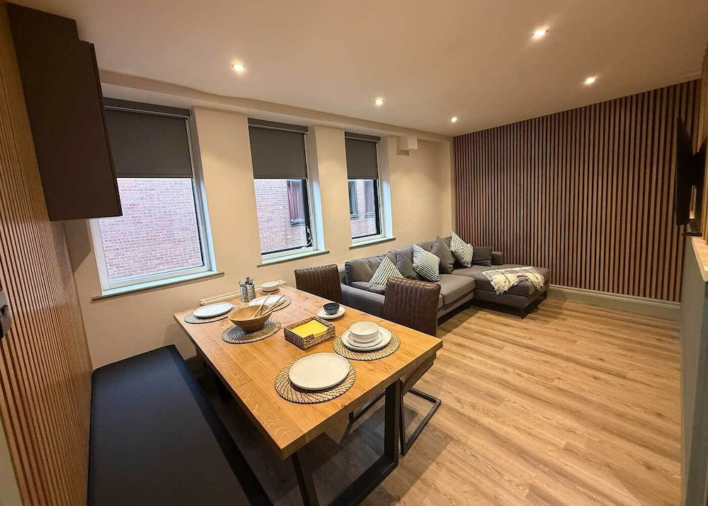 Student Only Non Ensuite Room Ivy Halls