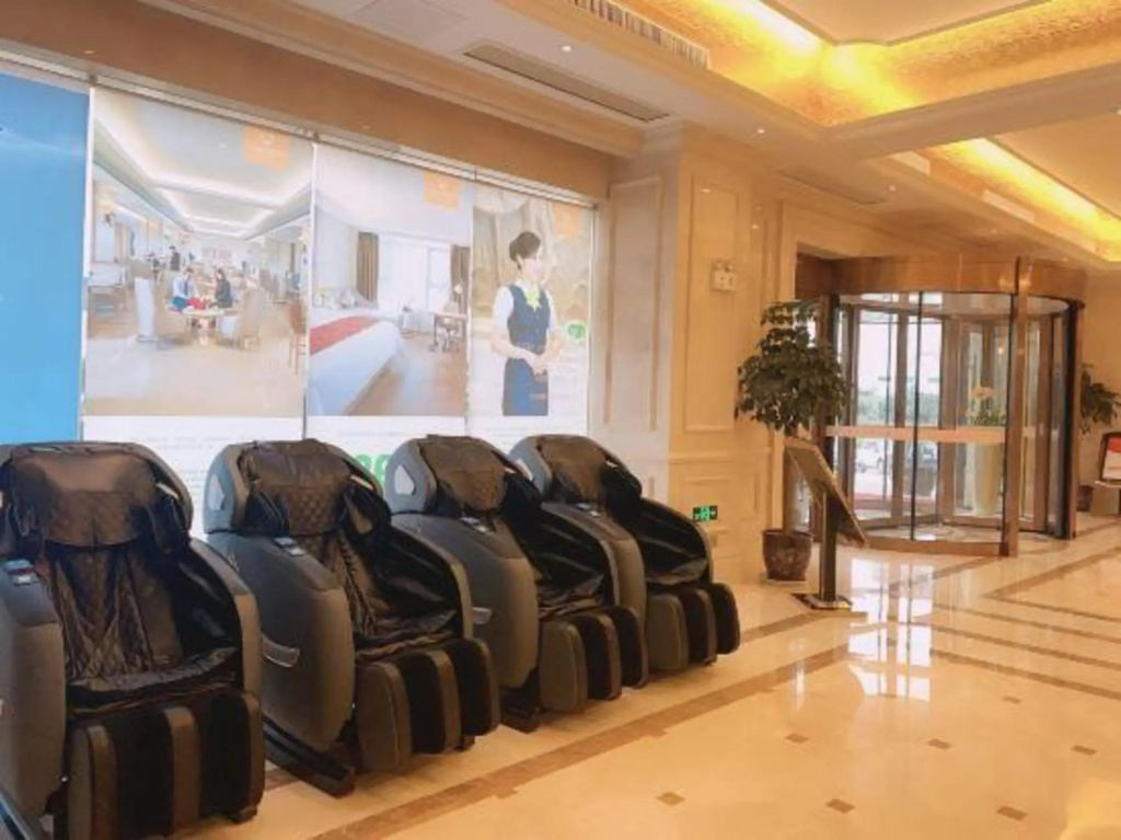 Vienna International Hotel (Baoji High-speed Railway Station)