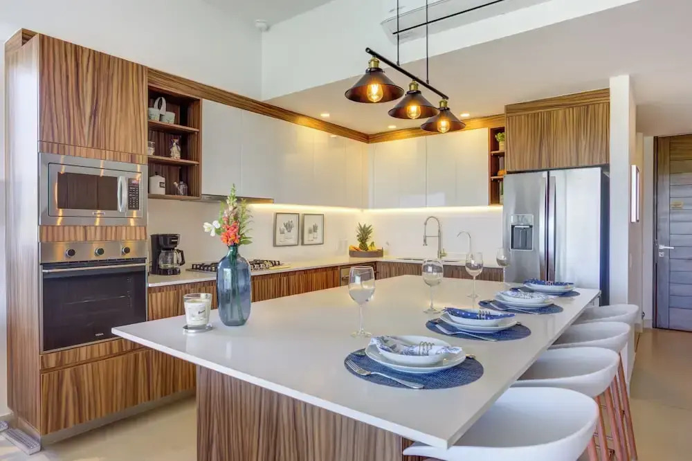 Altamar Canal View Condos