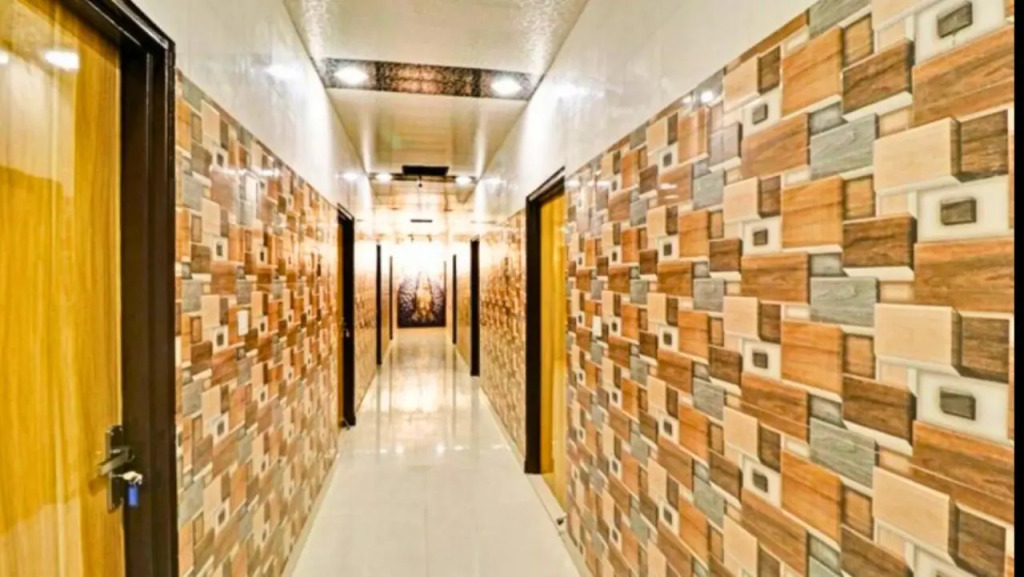 Qotel Hotel Peeragarhi
