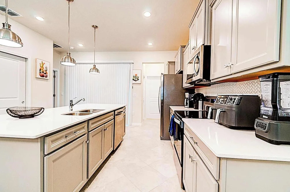 Private Pool & Game Room Family Retreat at Windsor Cay