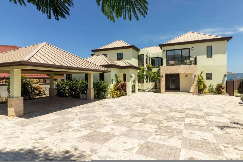 Ocean s Edge Fully Staffed Luxury Villa