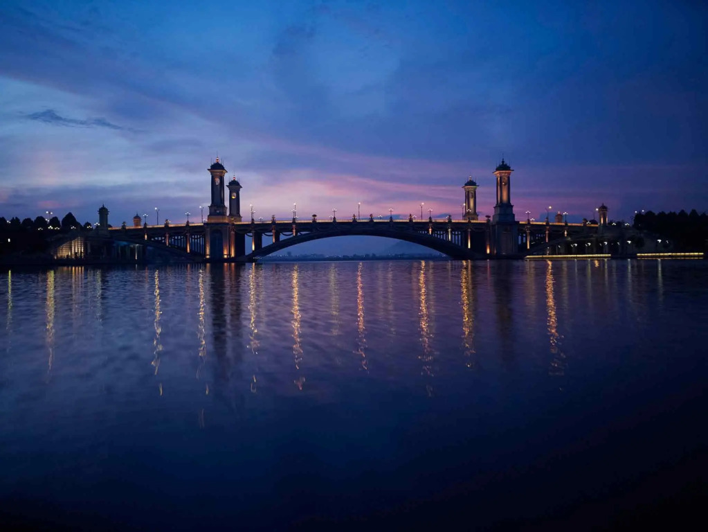 Pullman Putrajaya Lakeside