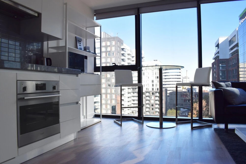 Modern Downtown Studio in High Rise