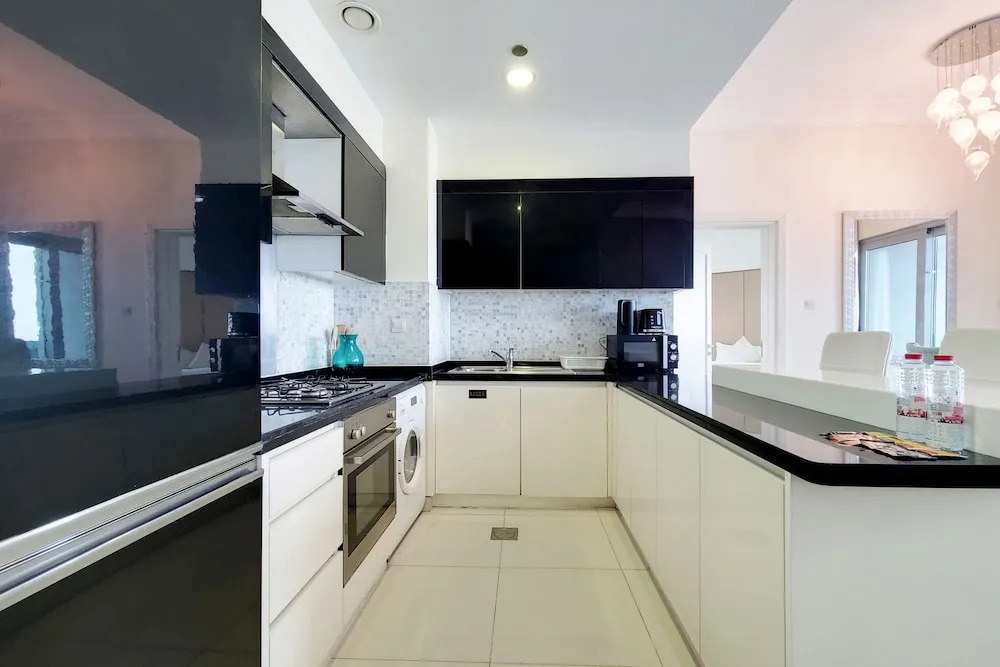 GreenFuture - Super Chic Condo With Incredible Cityscape Views