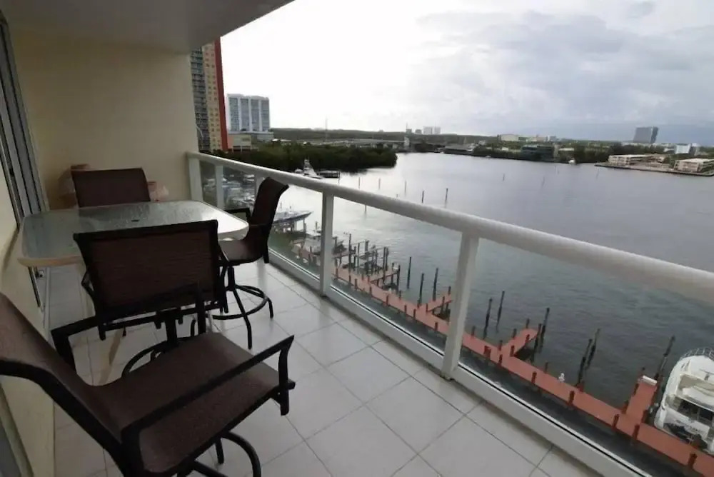 Spectacular Bay View 2 Bed 2 Bath @ Golden Bay Sunny Isles Beach