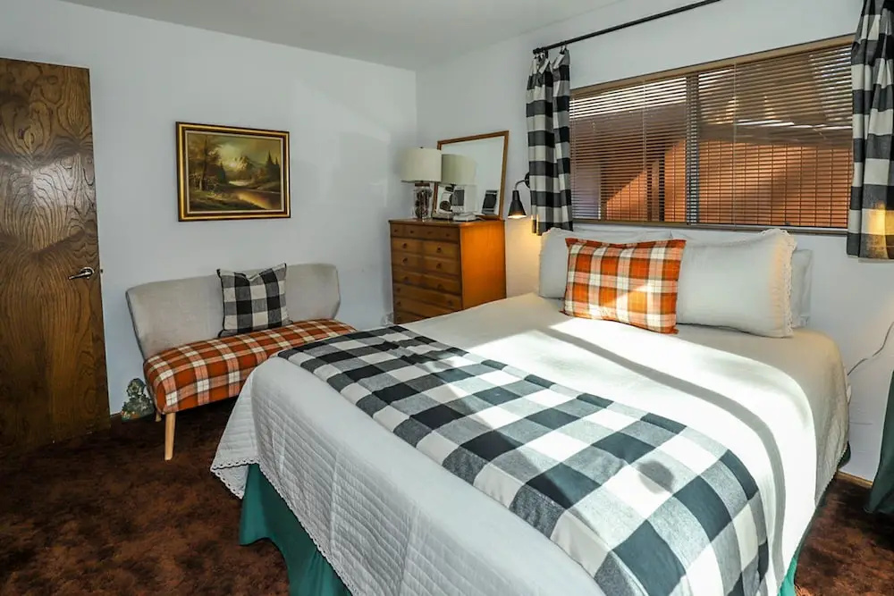 Moonridge Cottage-1817 by Big Bear Vacations