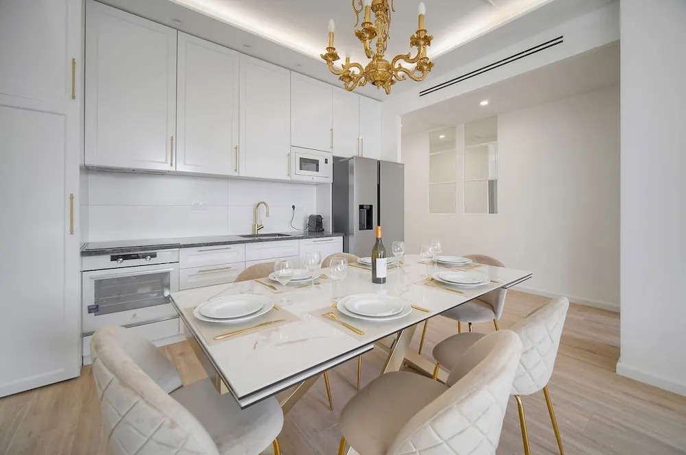 Exceptionnel 3 Chambres Balcon Carr d or A3b129