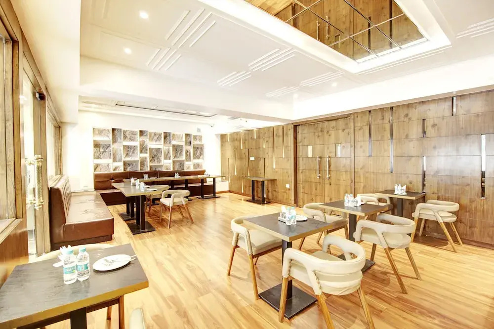 Marks Hotel & Banquet