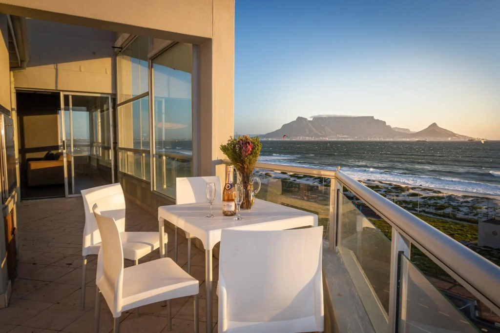 Spacious Luxury 3 Bedroom Apartment B401 Sea Spray