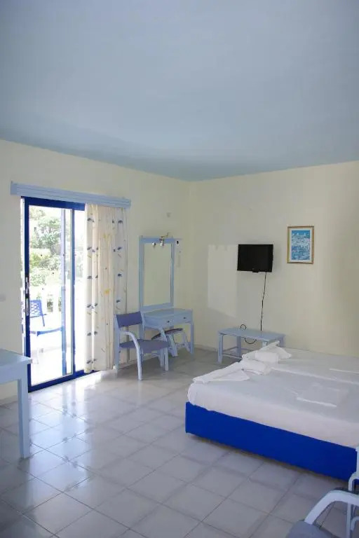 Regina Studios & Hotel