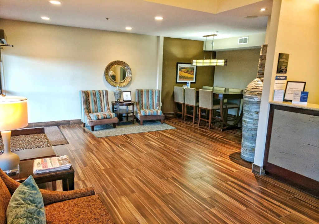 Best Western Plus Inn at the Vines