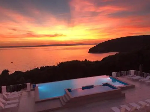 Zlatni Zalaz,Apartments,Supetarska Draga