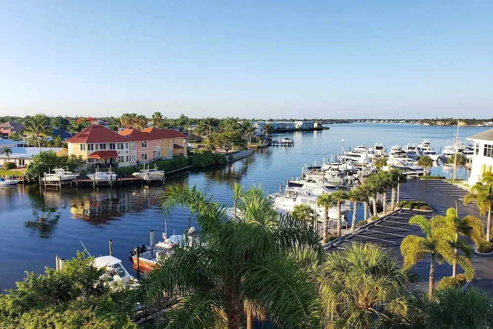Relaxing Waterfront 2-story Retreat w/ Pool Access