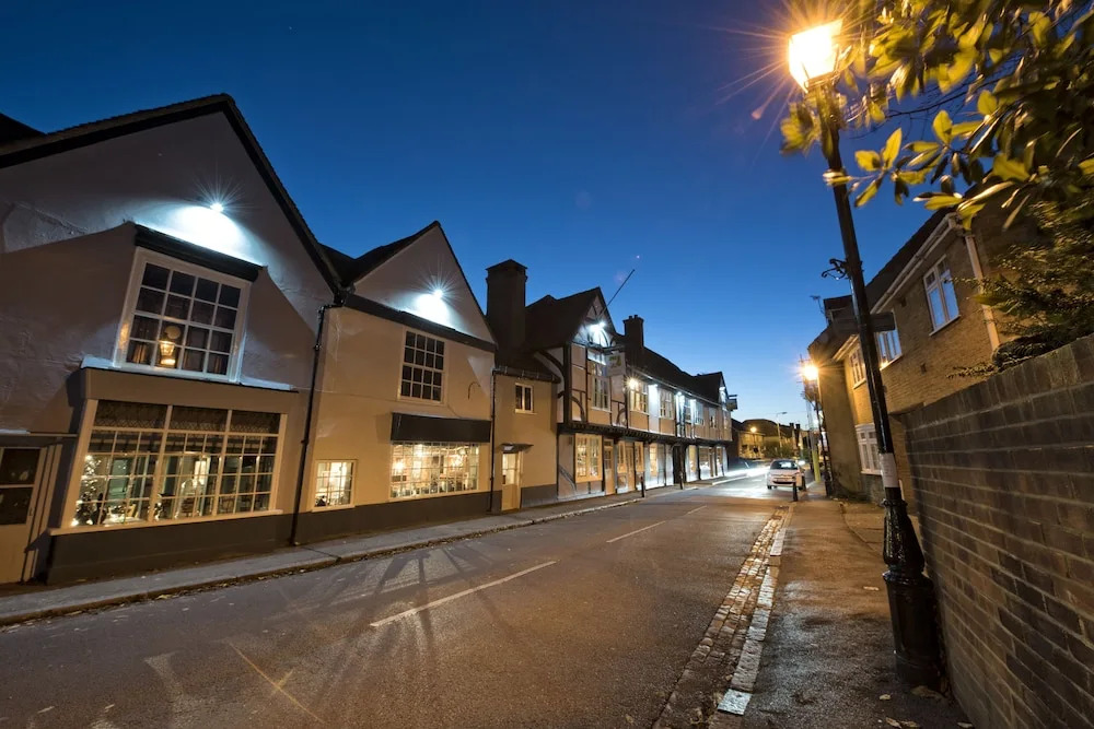 The Ostrich Inn London Heathrow