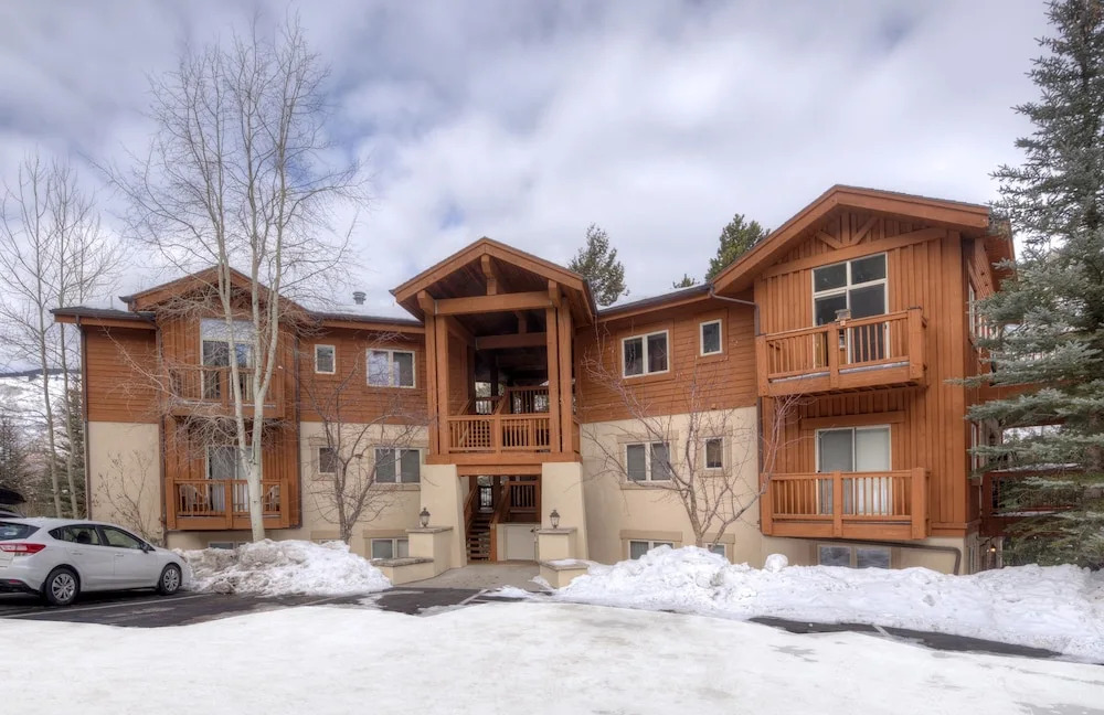 Timberfalls 1902 2 Bedroom Condo by RedAwning