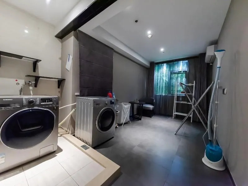 Yilong Anyun Hotel (Suzhou ShiQuan Road Nanmen Subway Station)