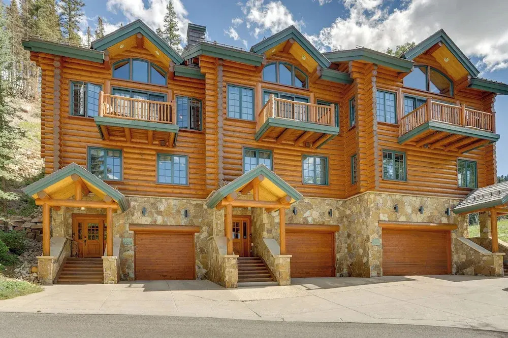 Ski-In/Ski-Out Mountain Village Condo w/ Hot Tub