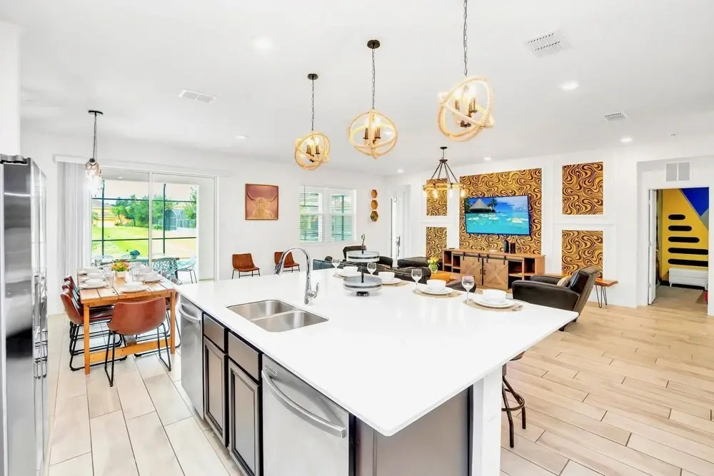 9BR Family Home w Pool Hot Tub- Near Disney