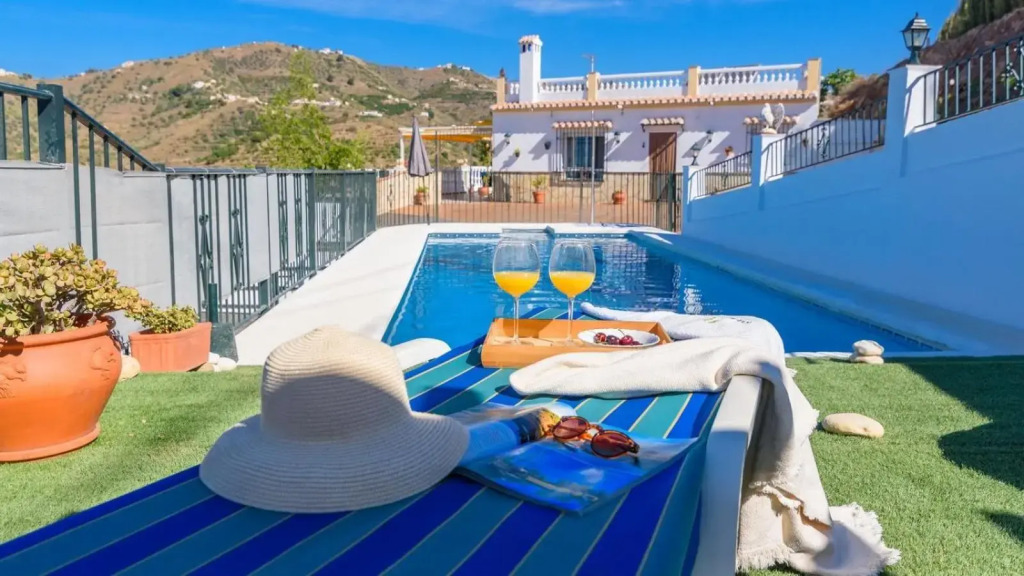 Villa José Andrés Torrox by Ruralidays
