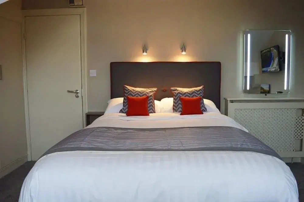The Carlton Hotel