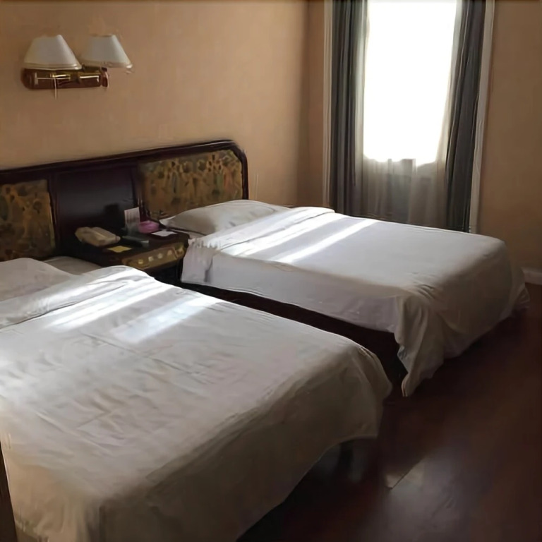 Fushun Tiantian Hotel (Mudanjiang High-speed Railway Wanda Branch)