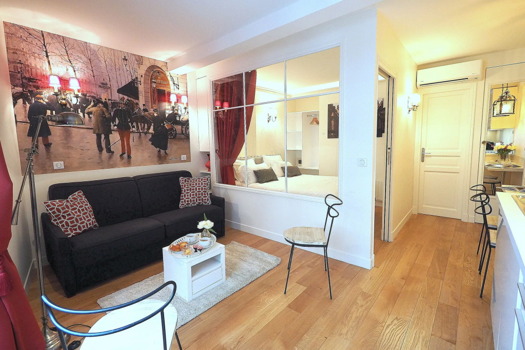 Louvre Opera Classic ChicSuites