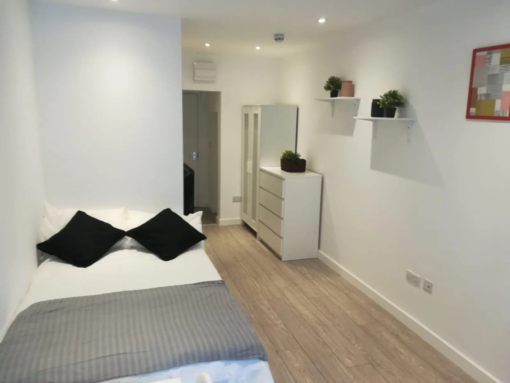1102 Harrow Studios by Everywhere to Sleep London