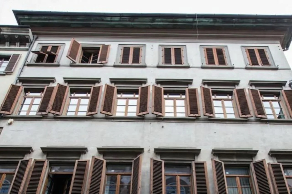 Soprarno Suites