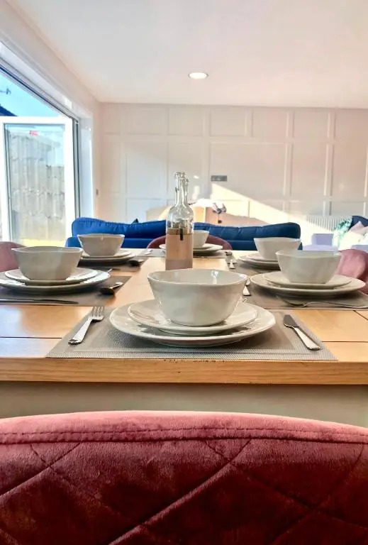 Lavender Lodge, brand new with hot tub hire