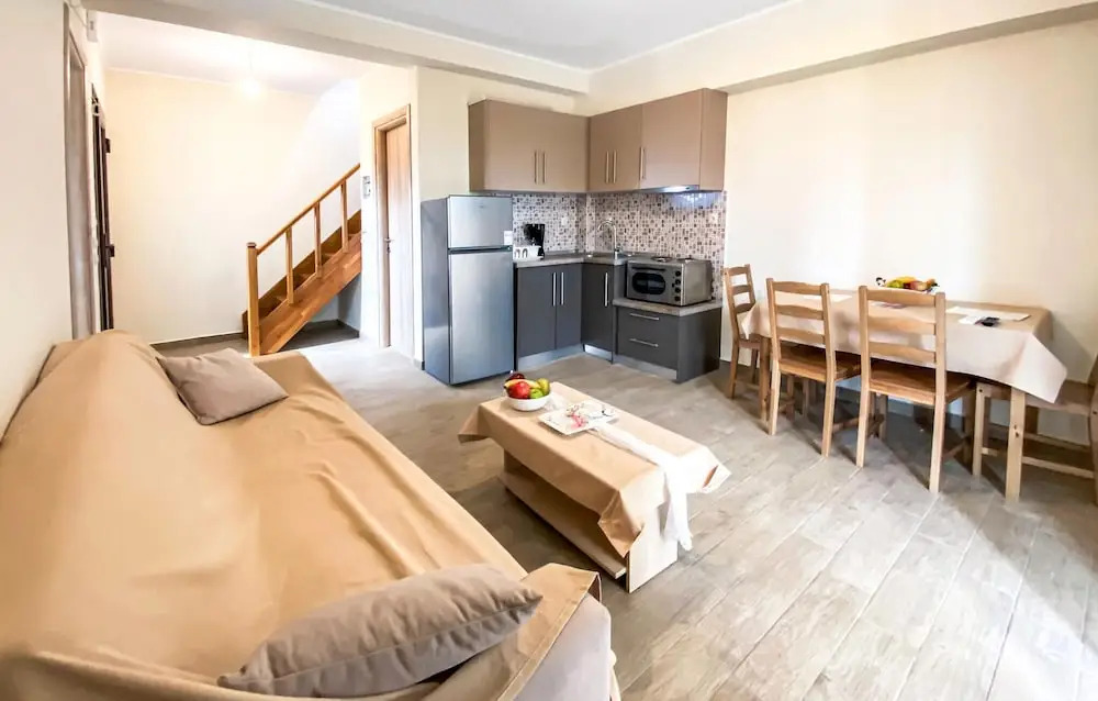 Stunning Apartment in Nafpaktos With Wifi and 2 Bedrooms