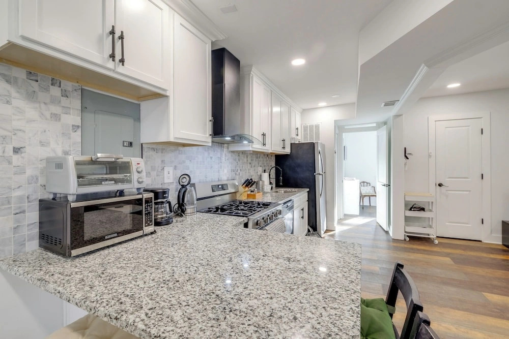 Fire Pit & Yard! Modern DC Unit Near H Street