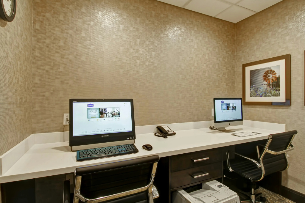 Hampton Inn & Suites by Hilton Saskatoon Airport