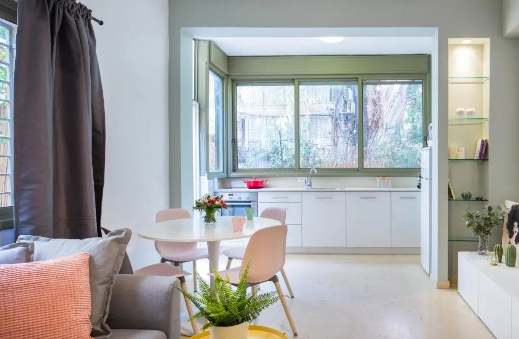 Modern 2 Bdr Spacious Apartment