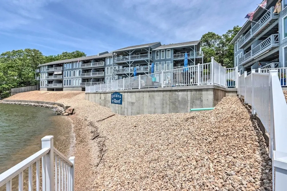 Pool Access & Lake Views: Osage Beach Condo!