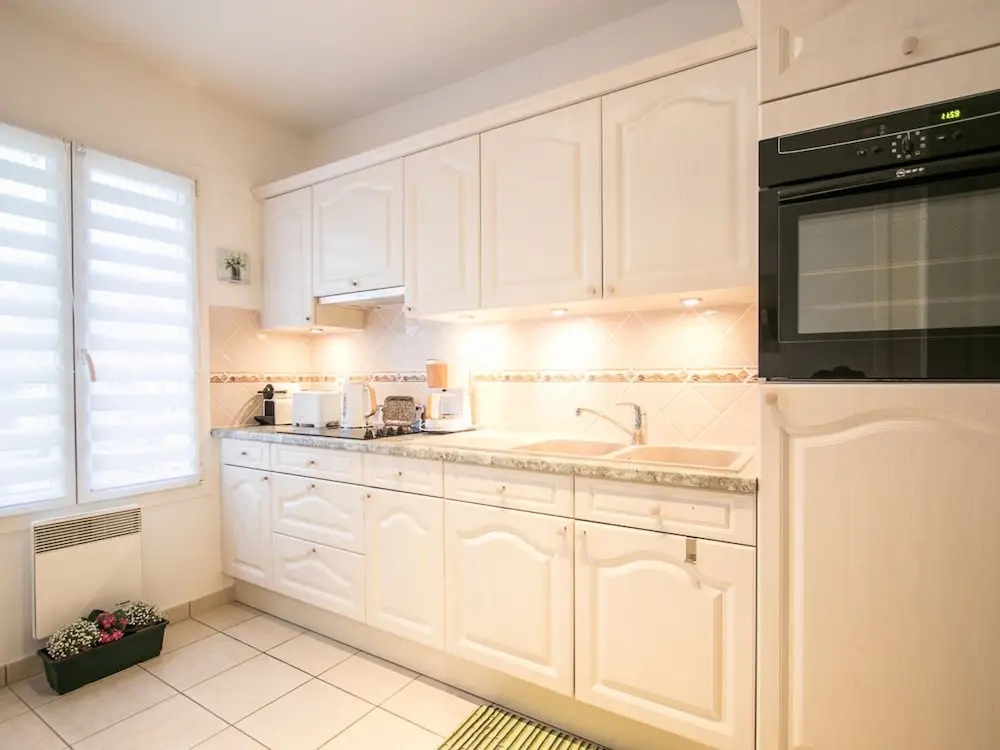 Cosy Apartment in Bayeux with Heating Facility