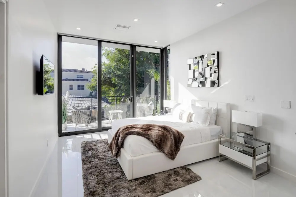 Coral Ridge Playtime - Gorgeous Private Pool Home Close To Everything! 3 Bedroom Townhouse by Redawning
