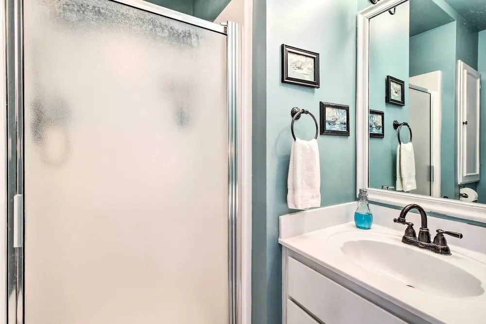 Family-Friendly Savannah Vacation Rental w/ Decks