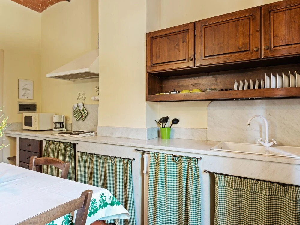 Graceful Apartment in San Miniato with Swimming Pool