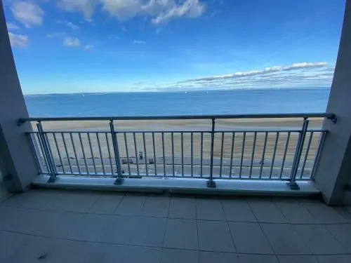 Apartment Vue Mer - Direct a la Plage