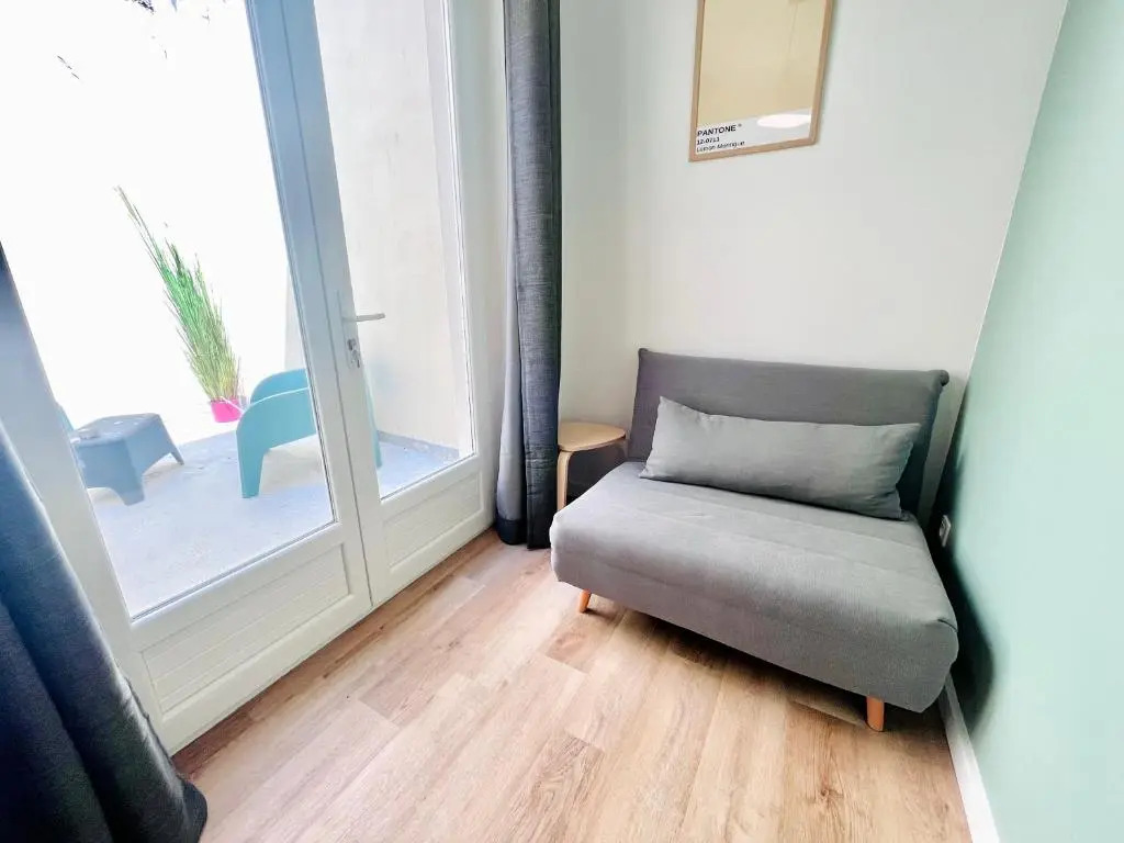 LE QUAI 2 - Studio neuf CALME TERRASSE - CLIM - WiFi - Gare à 200m