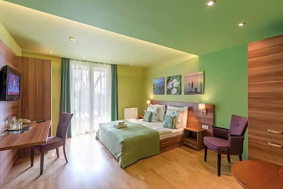 Tópart Hotel
