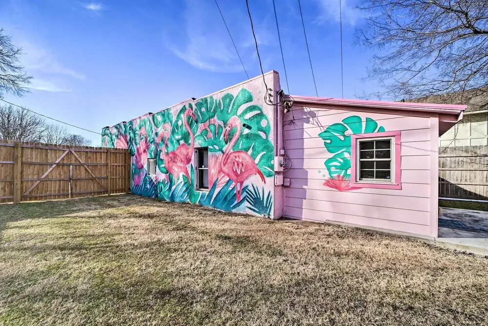 Unique, Themed Tulsa Escape ~ 2 Mi to Downtown!
