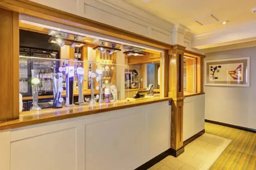 Premier Inn London Putney Bridge
