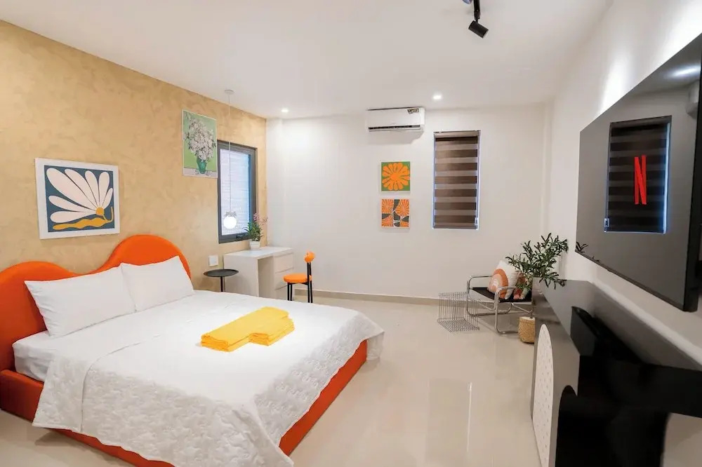 Mona Hotel