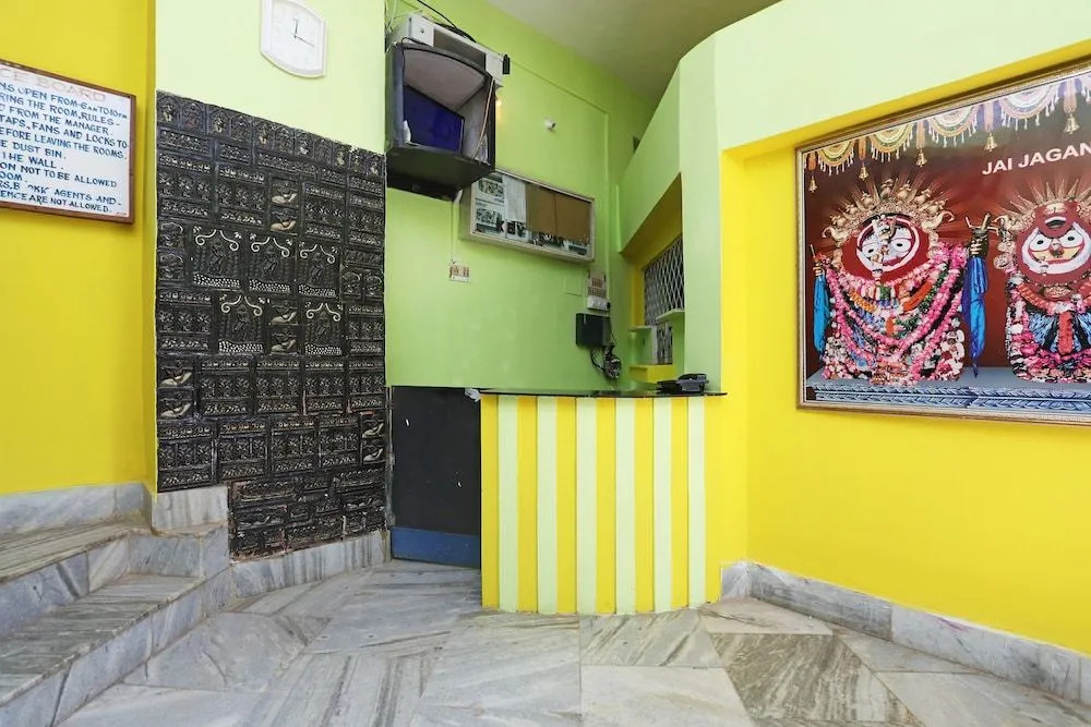 OYO 22892 Hotel Divine