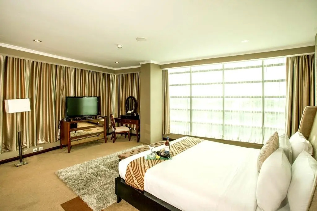 Ros-In Hotel