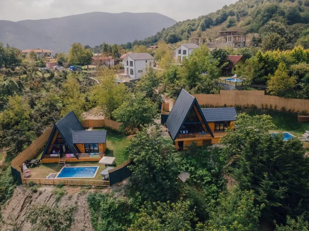 Bungalow with Private Pool and Backyard in Sapanca