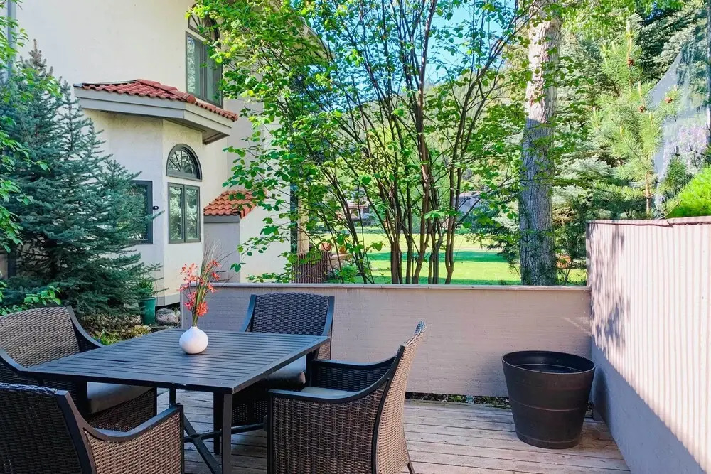 Townhome ~ 4 Mi to Beaver Creek & 8 Mi to Vail!